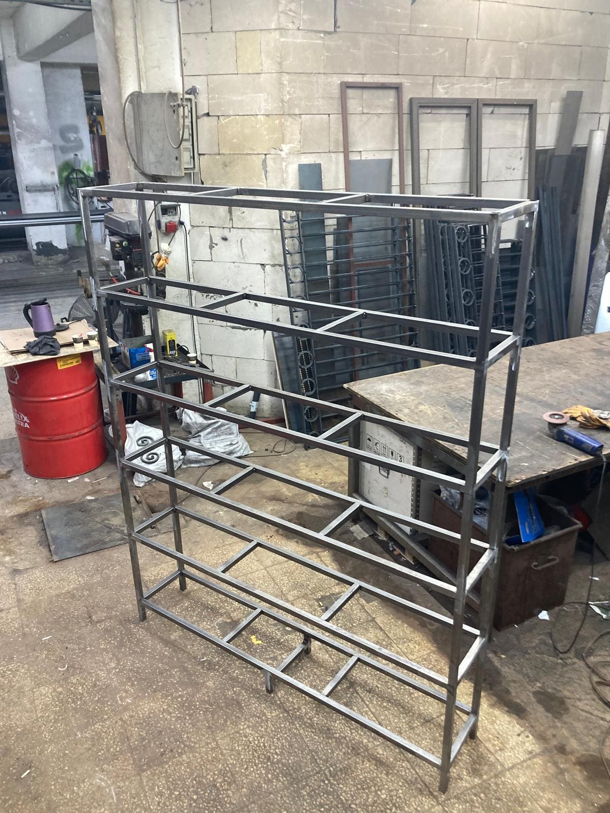 Demir kapı ve raf sistemleri modelleri - proje görseli 6