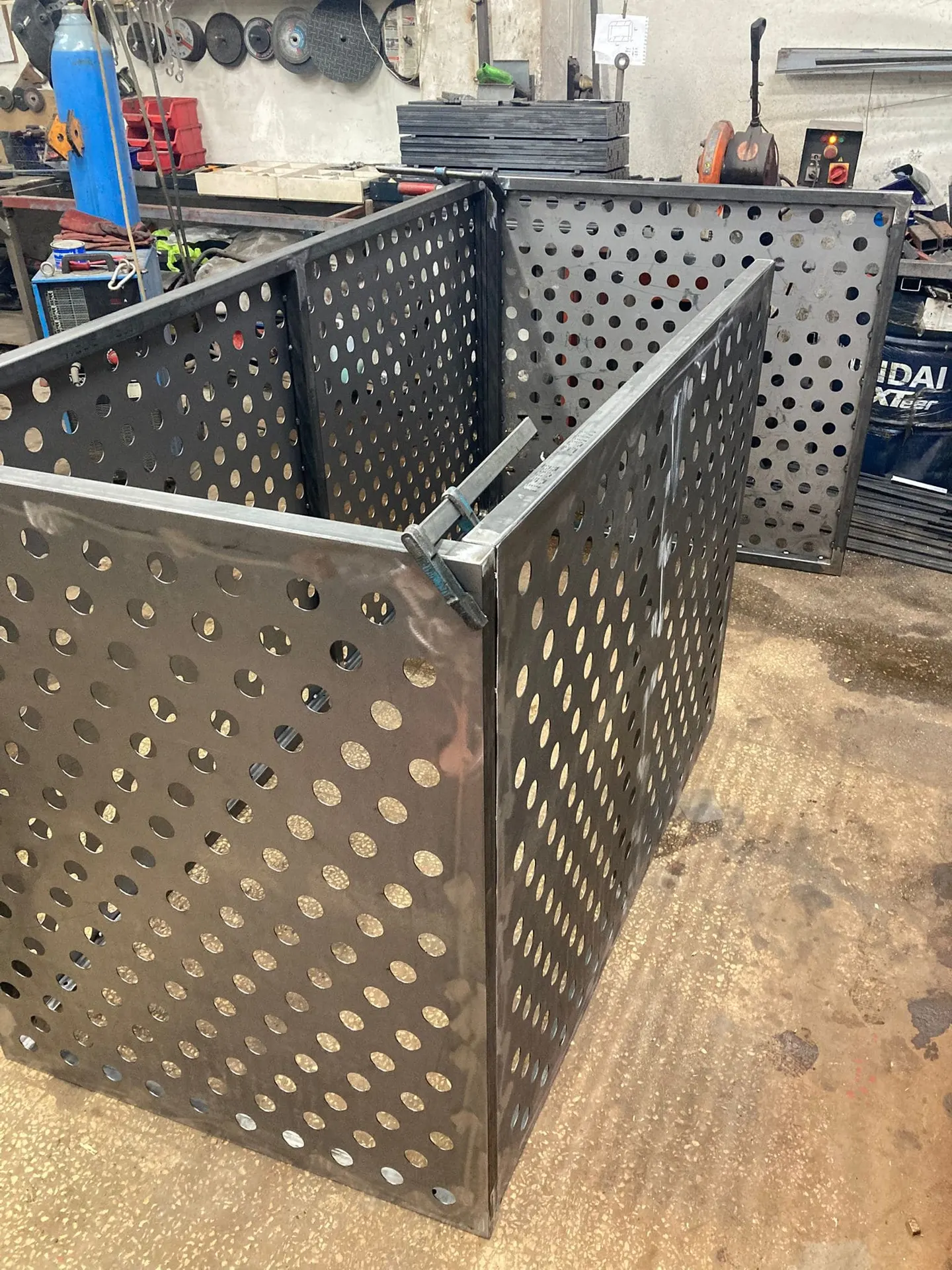 Merdiven korkulukları imalat boya ve montaj - proje önizleme