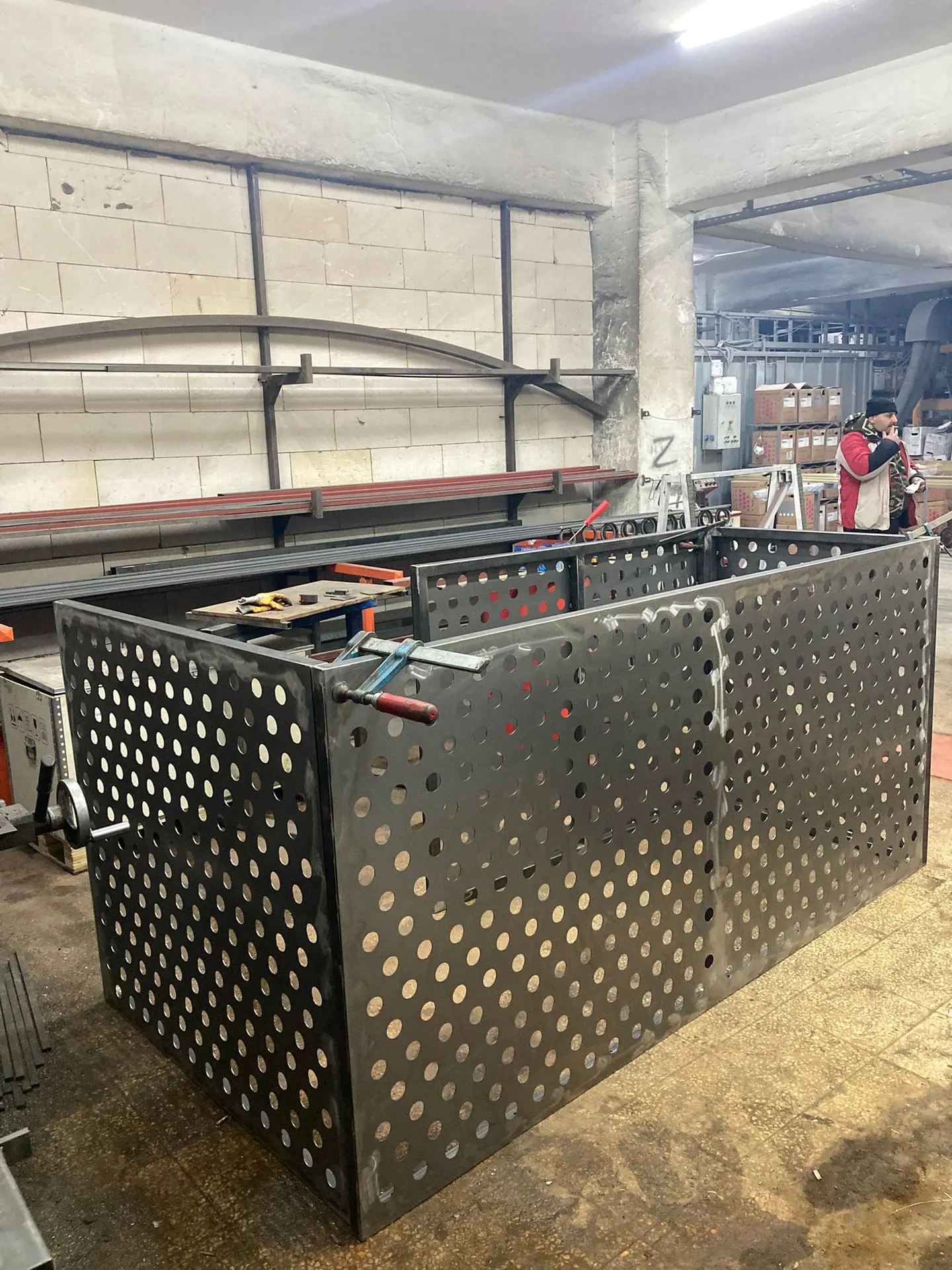 Merdiven korkulukları imalat boya ve montaj - proje görseli 2